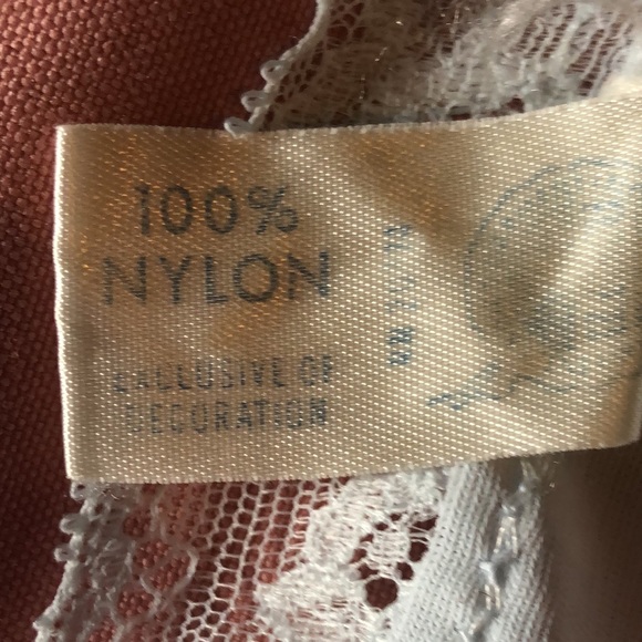 Youth form L blue slip/ embroidered flowers on bodice/ lace trim on hem size 40 - Picture 11 of 12